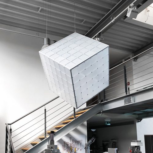 Lampe stehlampe hängelampe Stele Deko Dekoartikel Mobeliar Möbelstück individuell einzigartig kreativ kreativität LED Leuchtkasten Leuchttheke Baukastensystem Messebausysteme Infostand Messebau Baukastenleuchte Popup Store Büroausstattung nachhaltig originell einzigartig